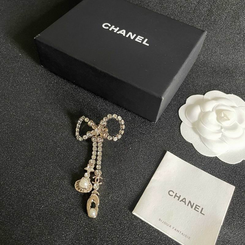 Chanel Brooch 04yxs122